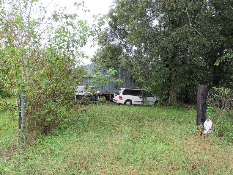 More Photos Of 1003 S Main St, Jennings Industrial For Sale