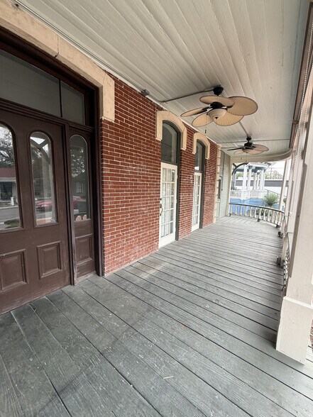 More Photos Of 926 S Alamo St, San Antonio Storefront Retail Office For Lease