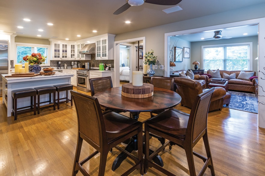More Photos Of 31 N Main St, East Hampton Hospitality For Sale