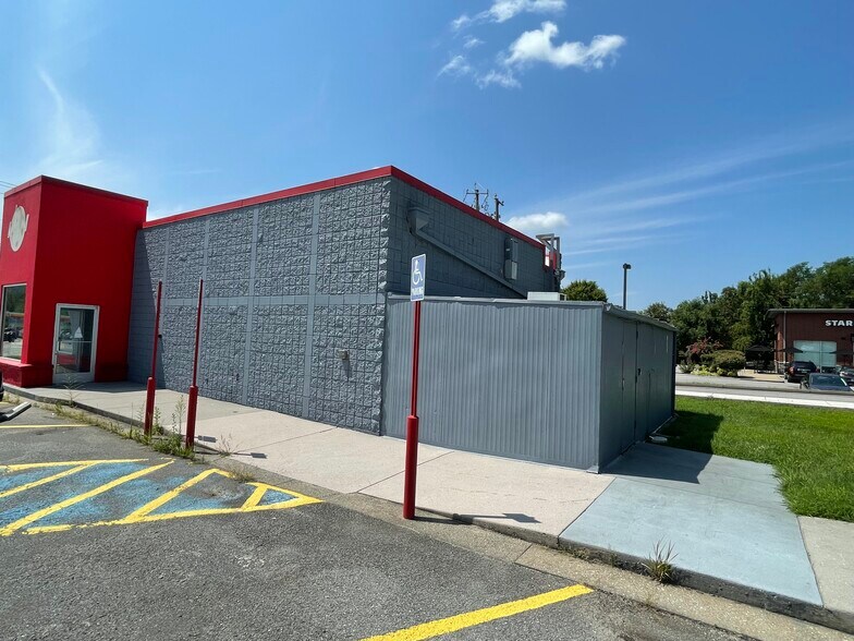 More Photos Of 405 E Emory Rd, Powell General Retail For Sale
