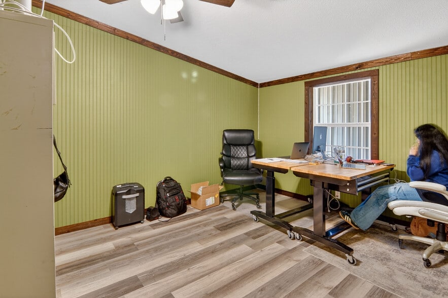 More Photos Of 4262 Burleson Retta Rd, Burleson Flex For Sale