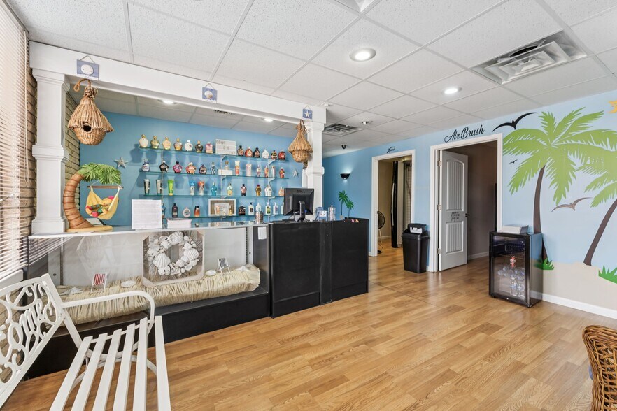 More Photos Of 506 College St W, Fayetteville Office Residential For Sale