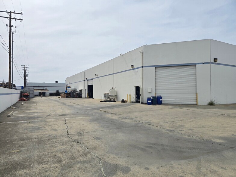 More Photos Of 2920 E Ricker Way, Anaheim Warehouse For Lease