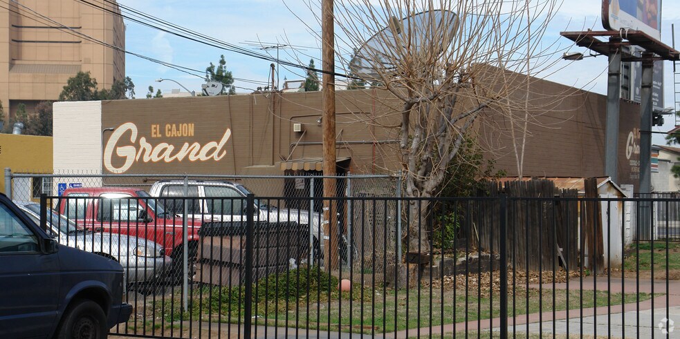 More Photos Of 423-445 E Main St, El Cajon Storefront For Lease