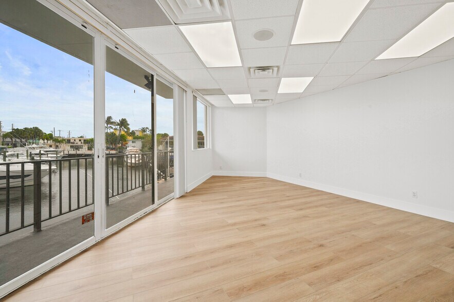 More Photos Of 4322-4334 E Tradewinds Ave, Lauderdale-by-the-Sea Loft Creative Space For Lease