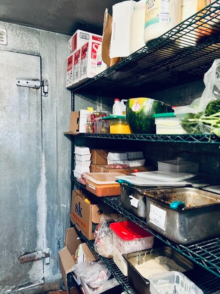 More Photos Of 1431-1449 Colorado Blvd, Pasadena Restaurant For Lease
