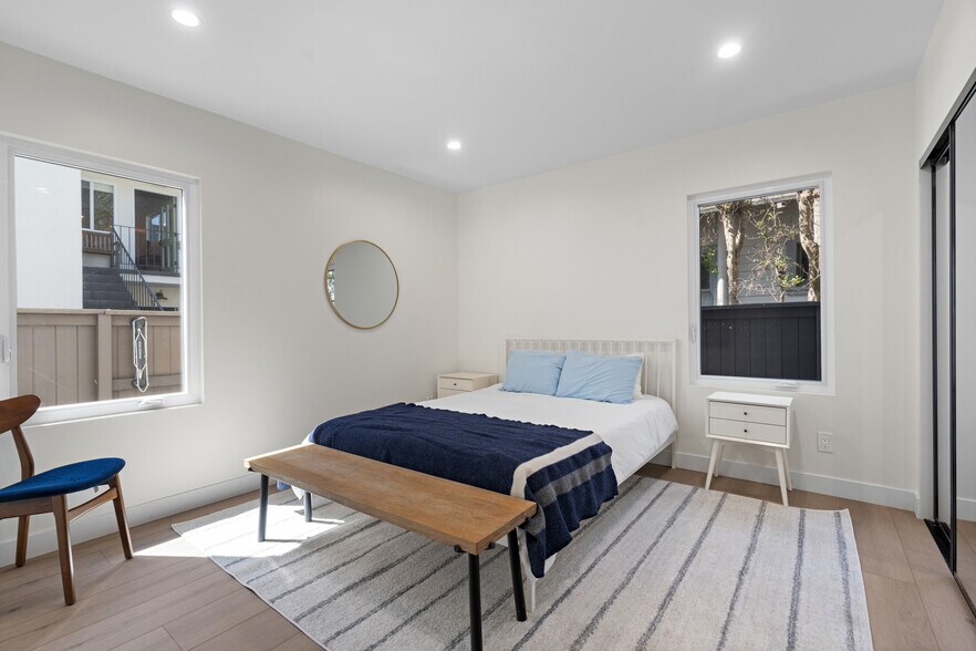 More Photos Of 705 6th Ave, Venice Apartments For Sale