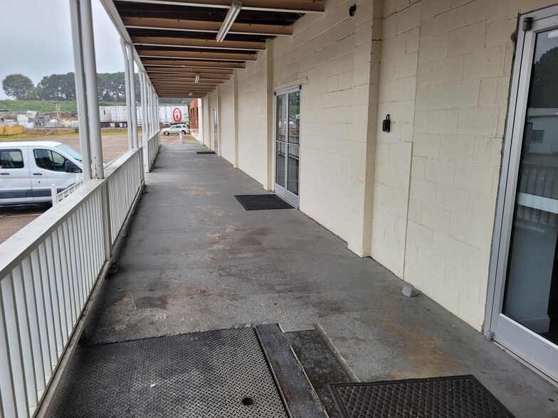 More Photos Of 1512 Garner Rd, Raleigh Warehouse For Lease