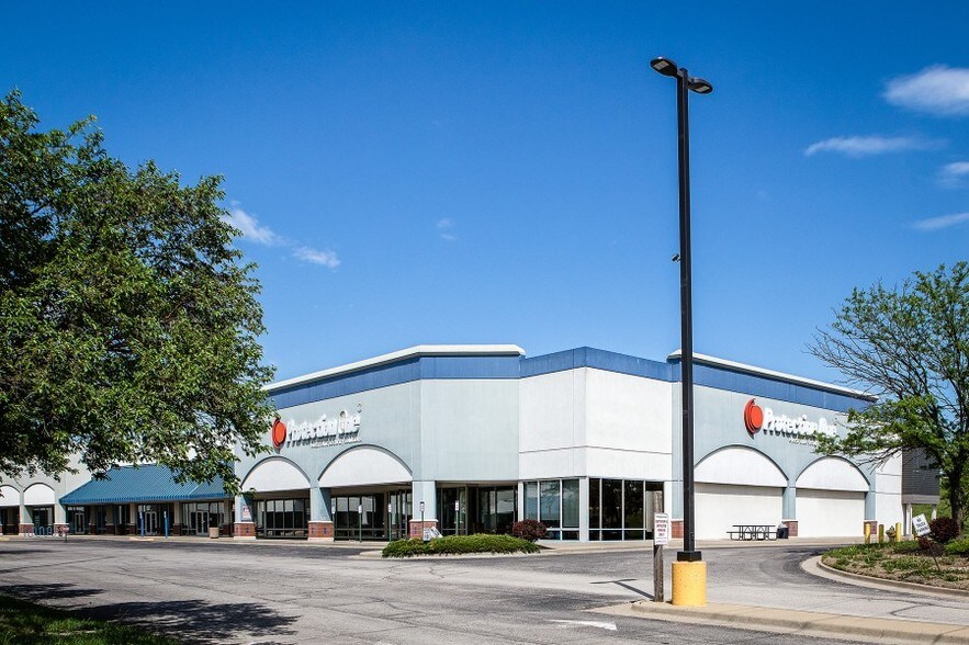 Primary Photo Of 1025 N 3rd St, Lawrence General Retail For Lease