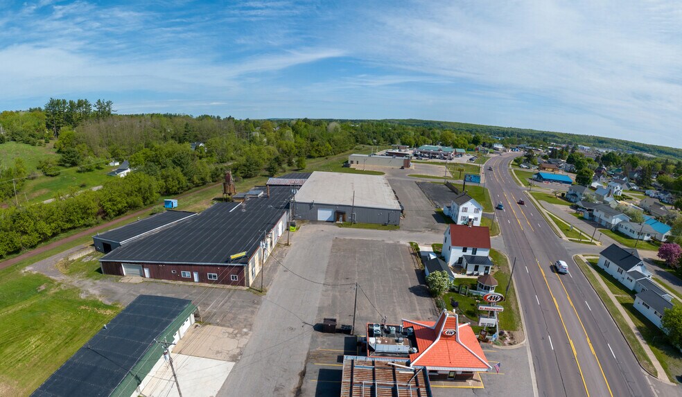 More Photos Of 106 E Smith St, Iron Mountain Distribution For Sale