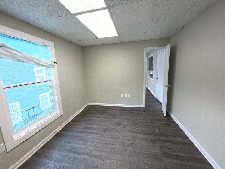 More Photos Of 710 W Colonial Dr, Orlando Office For Lease