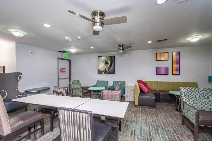 More Photos Of 1530 Howe Ave, Sacramento Hotel For Sale