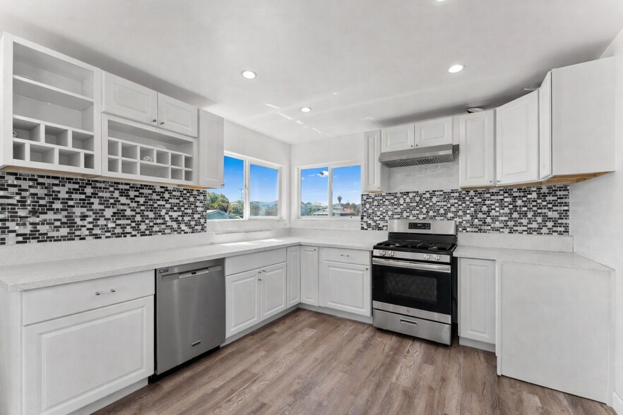 More Photos Of 829 11th St, Imperial Beach Apartments For Sale