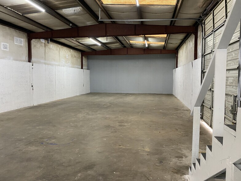 More Photos Of 13213 State Highway 155 S, Tyler Warehouse For Lease