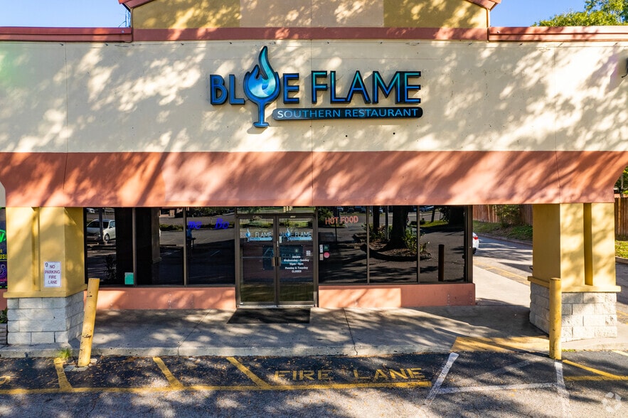 More Photos Of 1510-1526 E Fowler Ave, Tampa Storefront For Lease