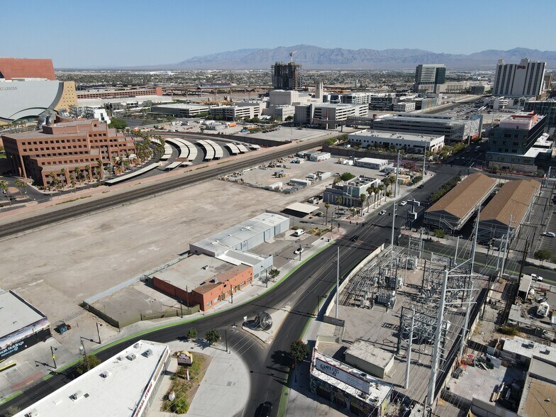 More Photos Of 710 S Main St, Las Vegas Storefront For Lease
