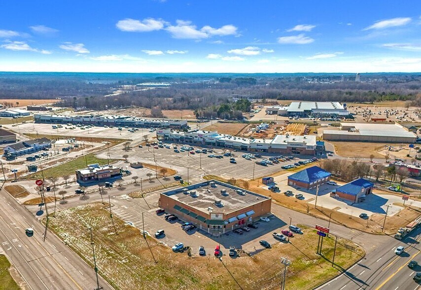 More Photos Of 2026 Highway 72 E, Corinth Drugstore For Sale