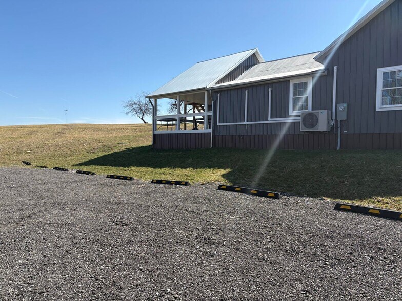 More Photos Of Wilderness Hwy, Mount Nebo General Retail For Sale