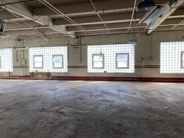 More Photos Of 5041-5047 N Western Ave, Chicago Flex For Lease