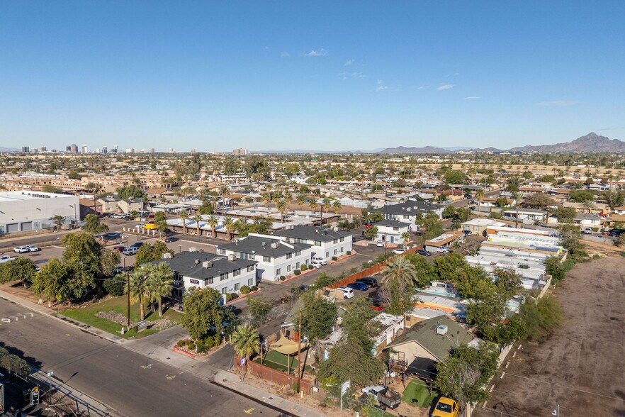 More Photos Of 3044 E Fillmore St, Phoenix Apartments For Sale