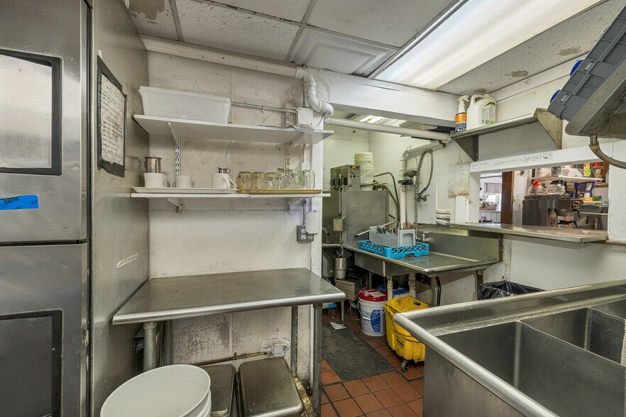 More Photos Of 40 Main St, Goffstown Restaurant For Sale