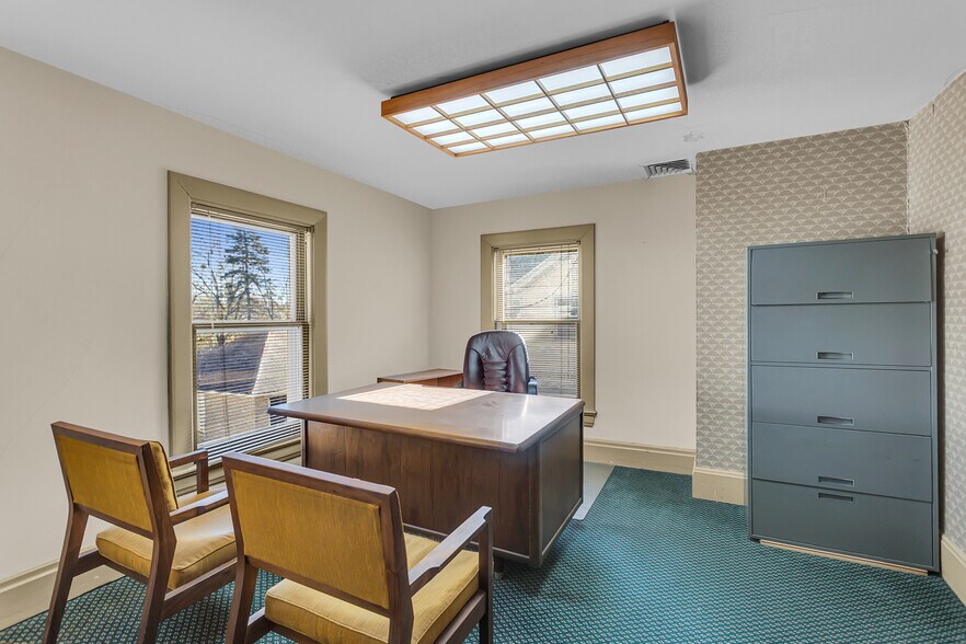 More Photos Of 601 S Jackson St, Jackson Office For Sale