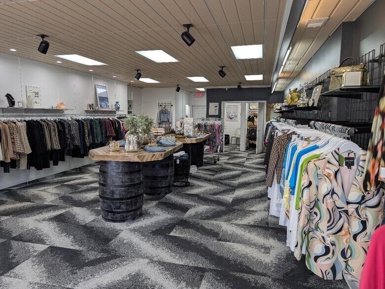 More Photos Of 131-135 Ghent Rd, Fairlawn General Retail For Sale