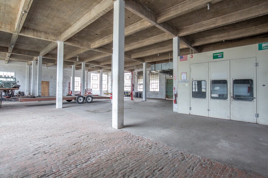 More Photos Of 765 E Washington St, Monticello Auto Repair For Sale