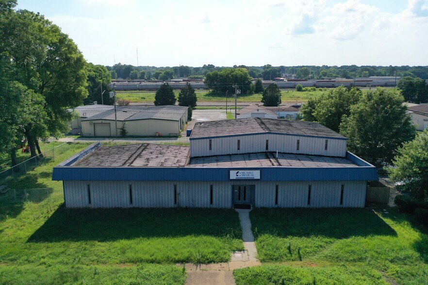 More Photos Of 1225 5th Ave SE, Decatur Warehouse For Sale