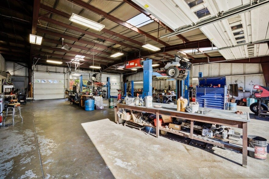 More Photos Of 9800 S Congress St, New Market Auto Repair For Sale