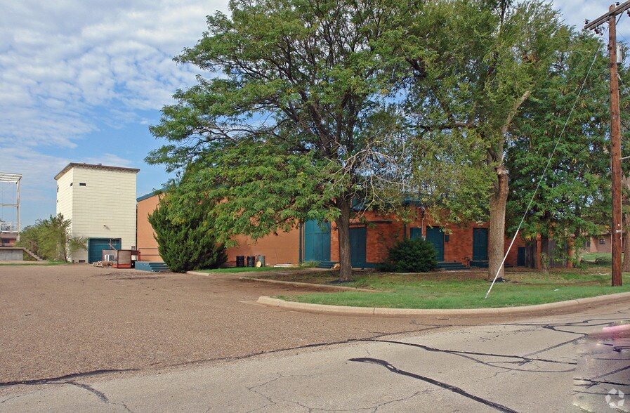 More Photos Of 308 Hoover Dr, Lubbock Office For Lease