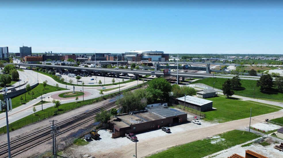 More Photos Of 855 W St, Lincoln Showroom For Lease