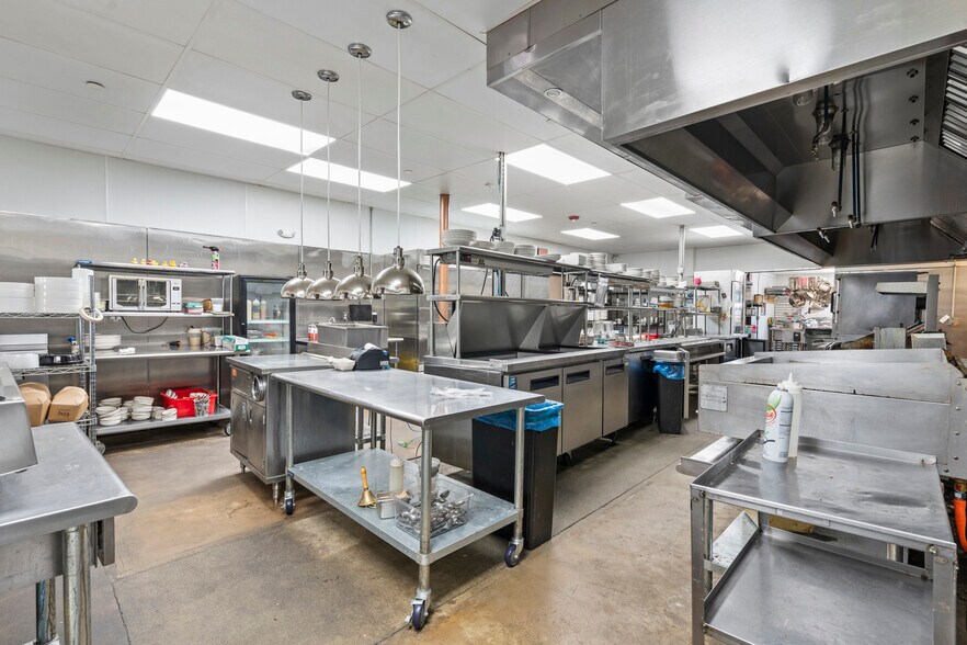 More Photos Of 500 Bridge St, Weissport Restaurant For Sale