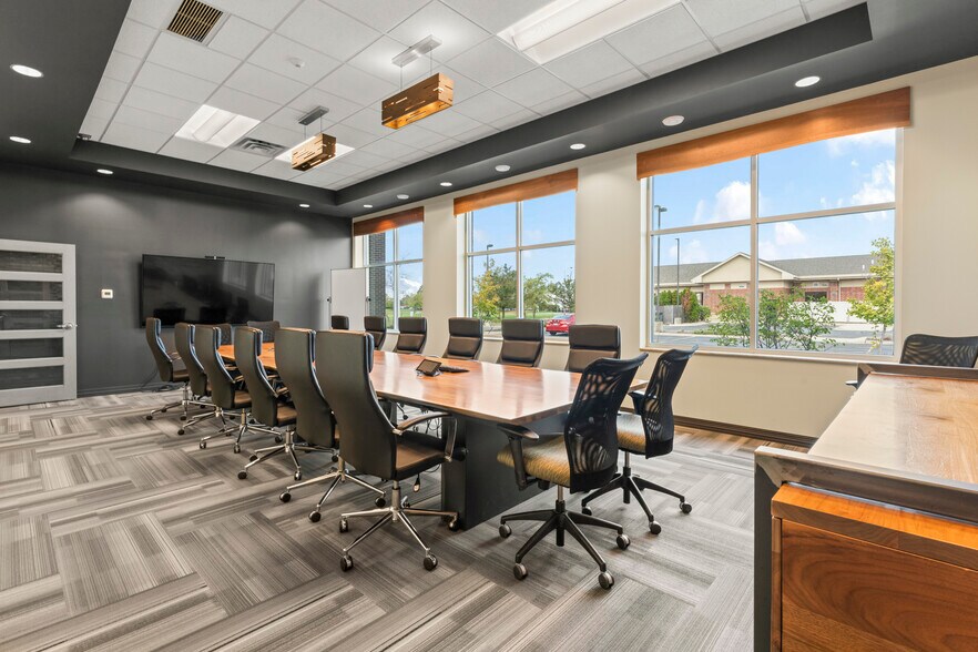 More Photos Of 9404 Margo Ln, Munster Office For Sale