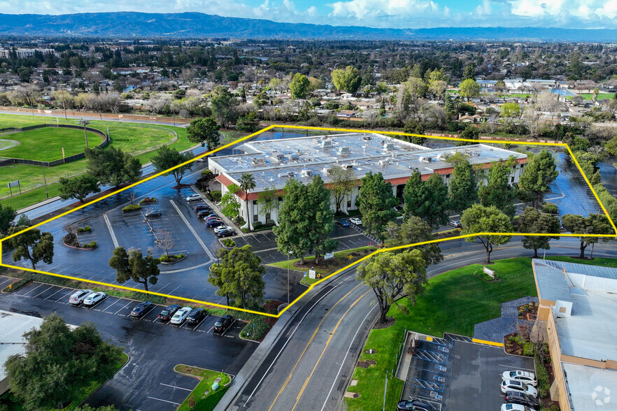 Primary Photo Of 3200 Patrick Henry Dr, Santa Clara Research And Development For Sale