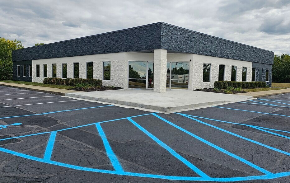 More Photos Of 9003 Technology Ln, Fishers Office Residential For Lease