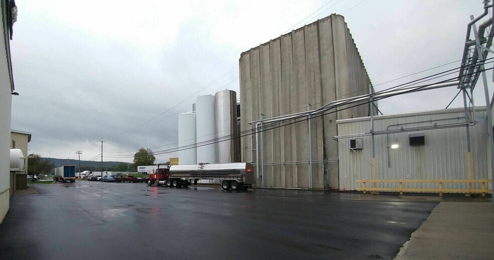 More Photos Of 4520 County Road 6, Cuba Industrial For Lease