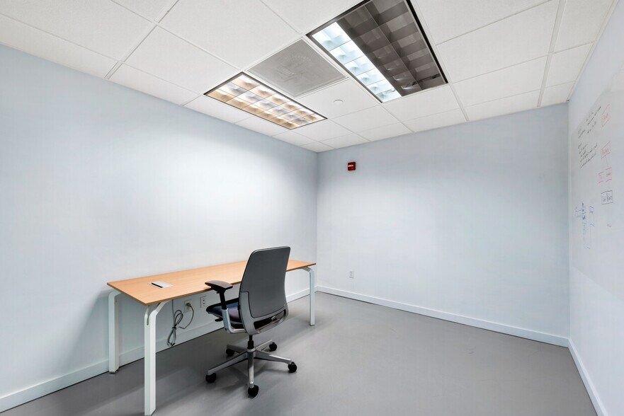 More Photos Of 1680 Michigan Ave, Miami Beach Office For Sale