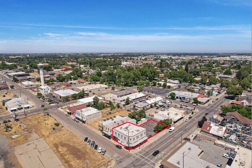 More Photos Of 2 N Main St, Lodi Storefront Retail Office For Sale