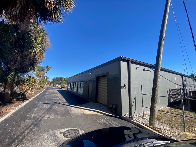 More Photos Of 3642-3684 W Gandy Blvd, Tampa Storefront For Sale