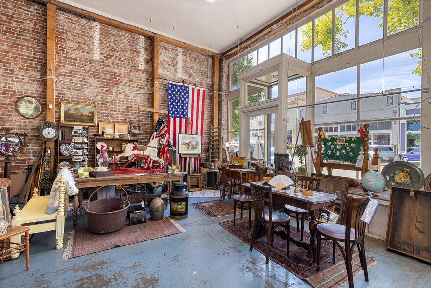 More Photos Of 130 4th St, Santa Rosa Storefront For Sale