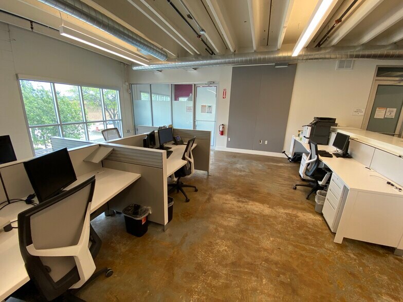 More Photos Of 2808 Caroline St, Houston Coworking Space