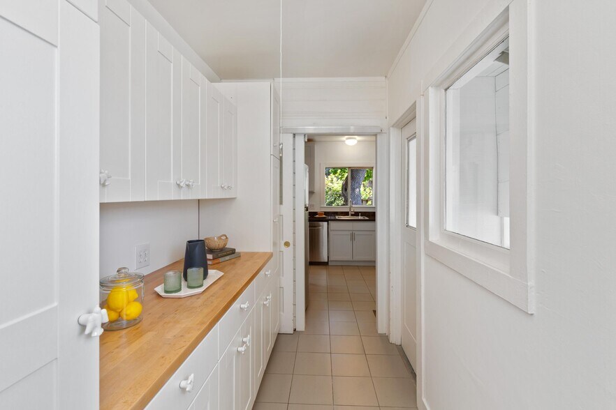 More Photos Of 1539 E 38th St, Oakland Apartments For Sale