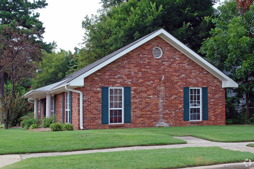 More Photos Of 1715 N B St, Fort Smith Loft Creative Space For Lease