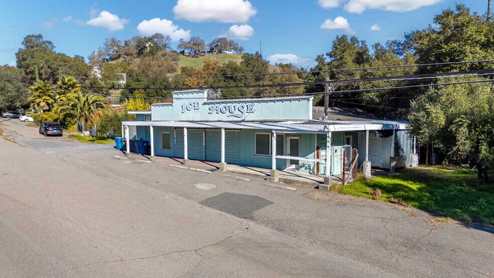 More Photos Of 840 N Cloverdale Blvd, Cloverdale Convenience Store For Sale