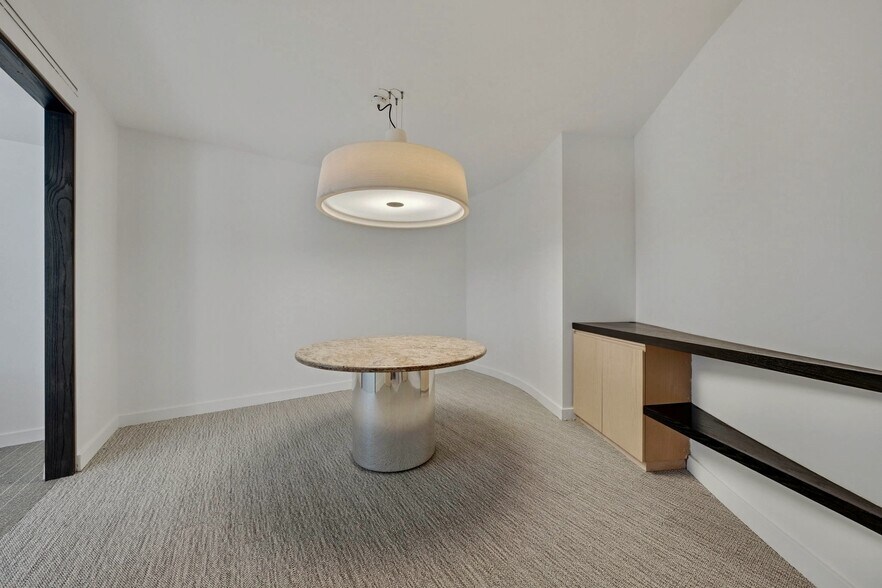 More Photos Of 355 Main St, Armonk Unknown For Lease