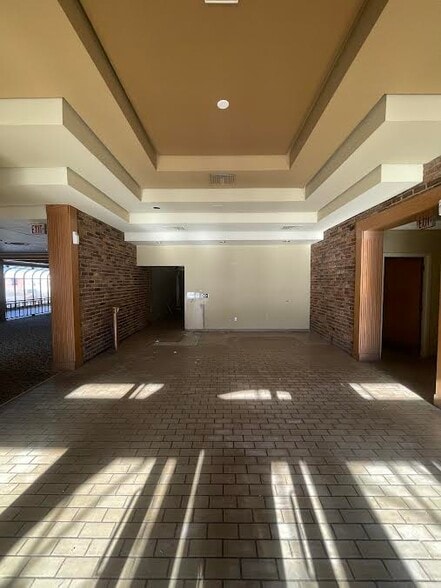 More Photos Of 215 N Church St, Rocky Mount Hotel For Sale