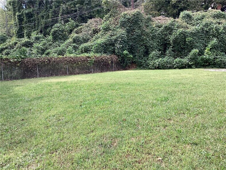 More Photos Of 540 E Church St, Jasper Auto Repair For Sale