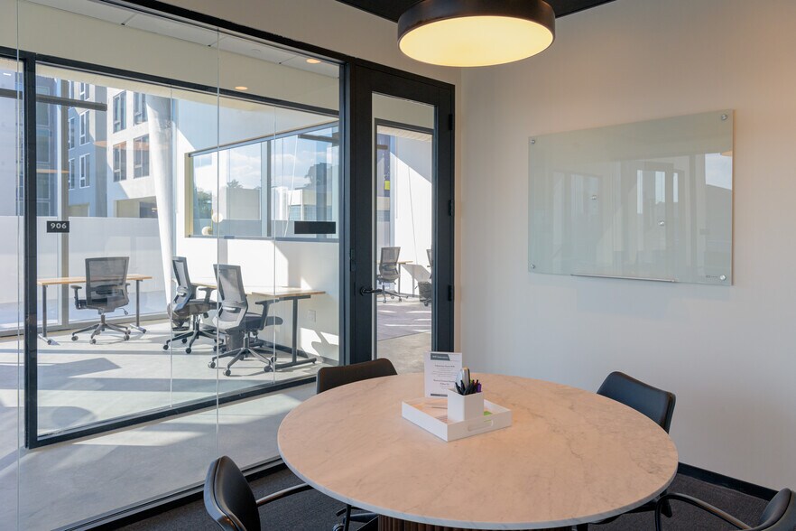 More Photos Of 252 NW 29th St, Miami Coworking Space