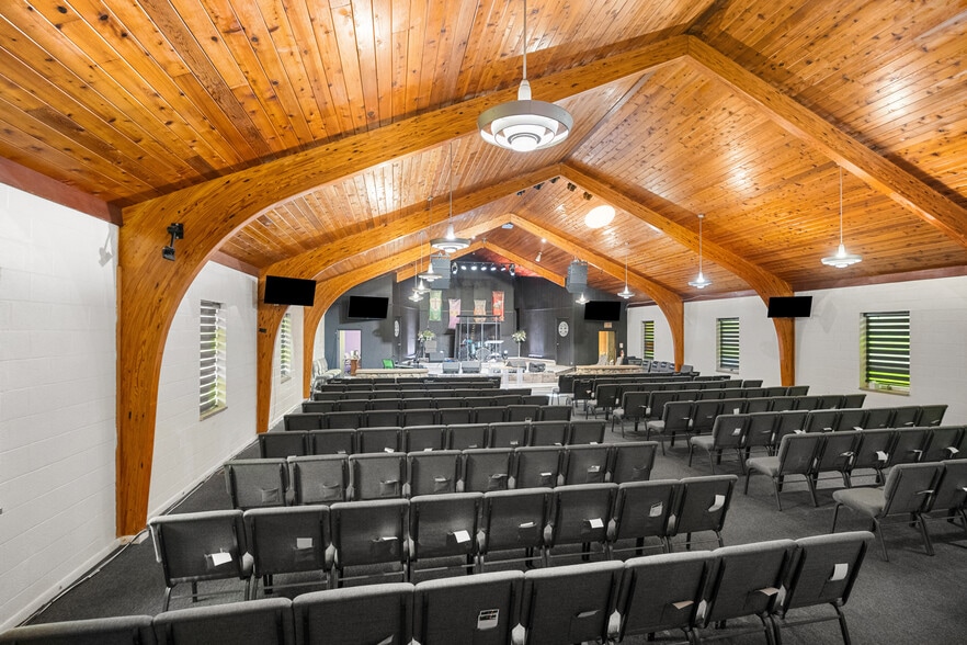 More Photos Of 6202 Dupont St, Flint Religious Facility For Sale